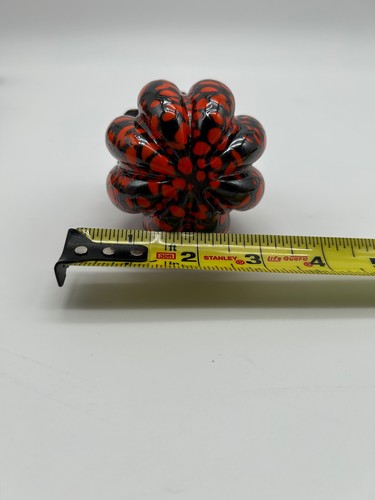 Mini zucca in vetro soffiato a mano astratto nero e arancione maculato con gambo nero - Foto 7 di 8