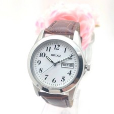 Working SEIKO Day-Date White Dial Quartz Watch Men's (Model 1117i)