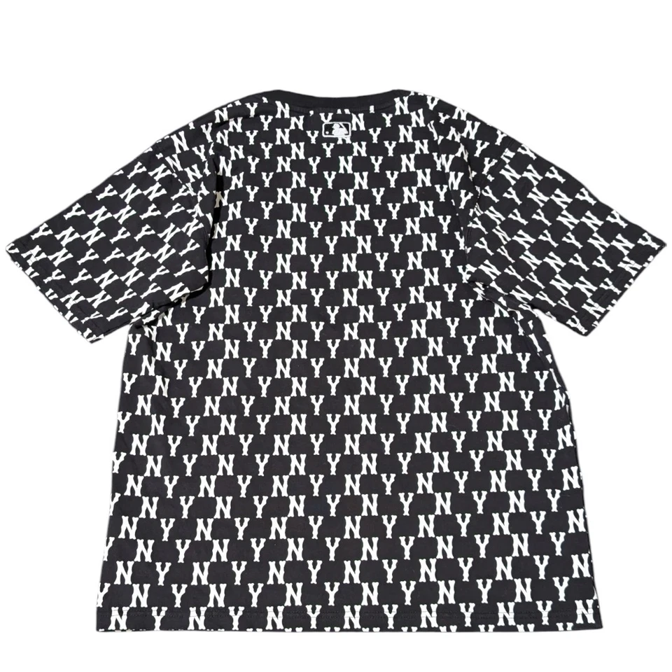 MLB Corea New York Yankees Conjunto de Camiseta y Pantalones Cortos Monograma | AOP Negro M/L (Raro) Foto 4 de 4