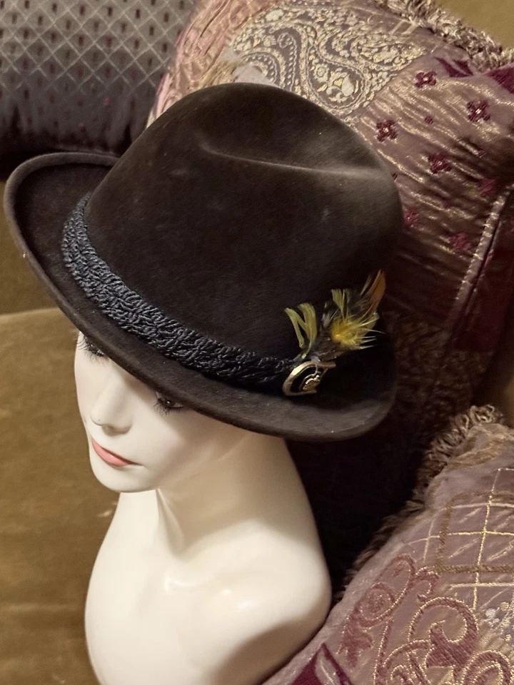BILTMORE VELVET HAT FEDORA TERRA BROWN MADE IN CANADA VINTAGE Feathers Emblem - Image 3 of 4