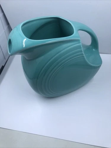 Fiestaware 7 1/4"  Turquoise Water Pitcher Fiesta Homer Laughlin 64 Ounce