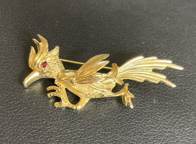 Vintage Road Runner Brooch Bird Pin Brushed Gold Tone Red Rhinestone Eye Jewelry