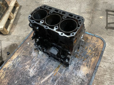 Bare engine block X Yanmar 3TNE84 3 cylinder diesel engine