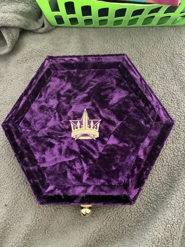 Jeffree Star Cosmetics Blood Lust Eyeshadow Palette Mirror Velvet Case Cruelty