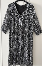 Samoon by Gerry Weber • Damenkleid  • Gr. 48 • 3/4-Arm • Zebra • Neu ohne Etik.