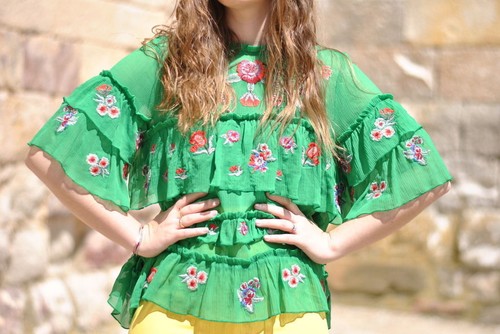 ZARA SS17 BLUSA BORDADA VERDE CON VOLANTES PARTE SUPERIOR FLUIDA REF.6895/063 | eBay