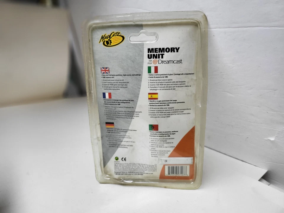 NEW MAD CATZ CLEAR PURPLE 128K Memory card unit for Sega Dreamcast Creased #i26 - Image 2 of 4