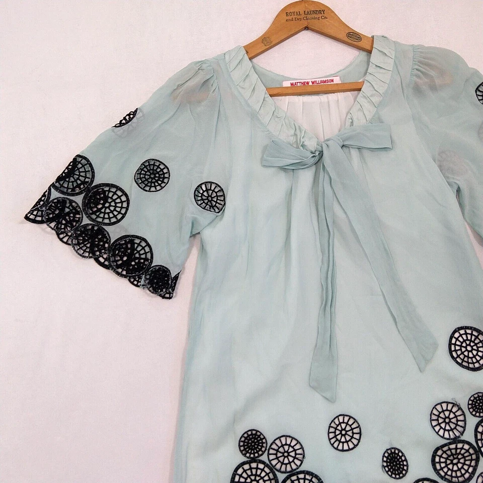 Top de seda bordado Matthew Williamson talla 4 verde menta círculos lazo decorativo Foto 2 de 4