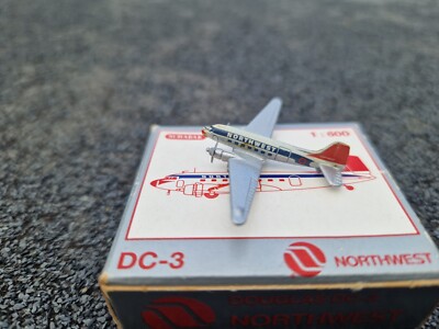 Northwest -Douglas DC-3 - Schabak Detailed Model Aircraft 1:600 Scale