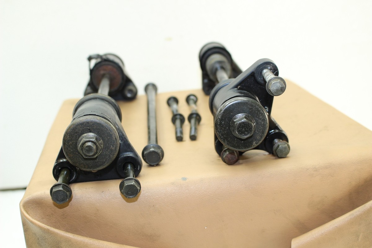 1984 KAWASAKI LTD ZN700 (#345) MOTOR MOUNT BOLTS BRACKET | eBay