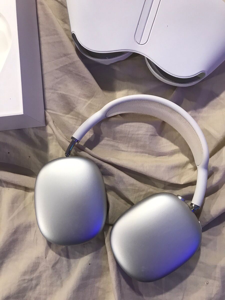 Airpods Max / BRAND F'EN NEW- IN BOX (TWO PAIR AVAILABLE Airpods Max / BRAND F'EN NEW- IN BOX (TWO PAIR AVAILABLE