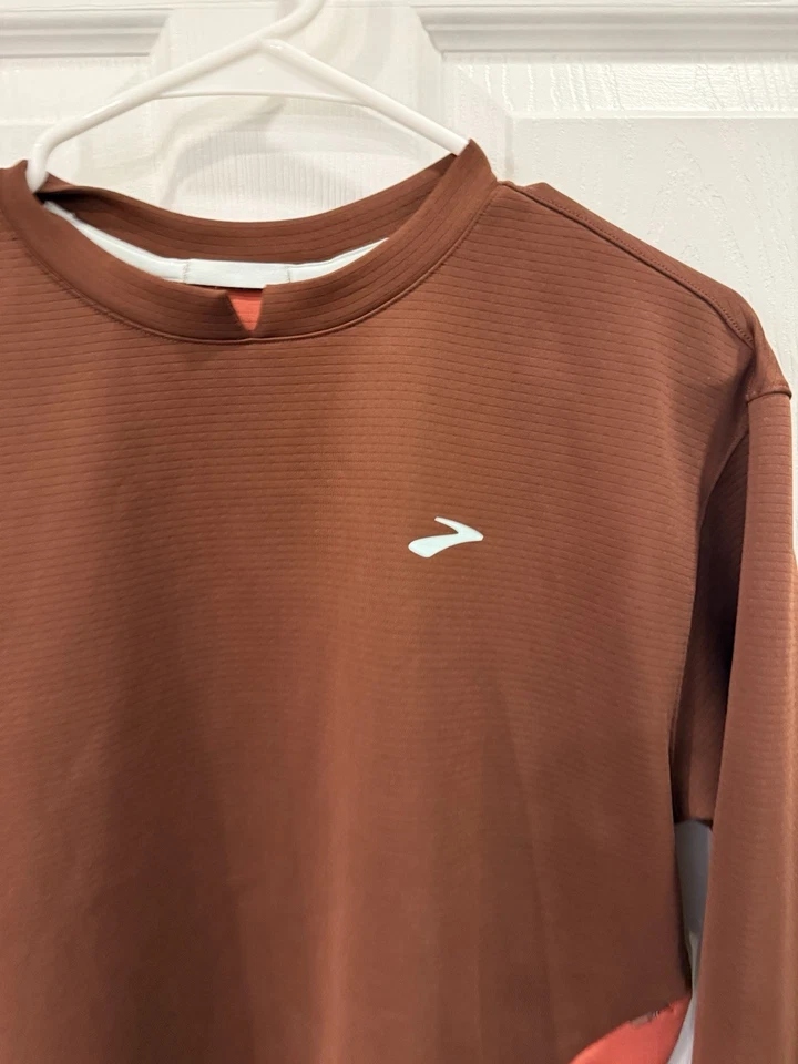 Sudadera Brooks Run Within en Run Pasas/Cobre Talla Mediana Manga Larga Para Mujer’s Foto 2 de 4