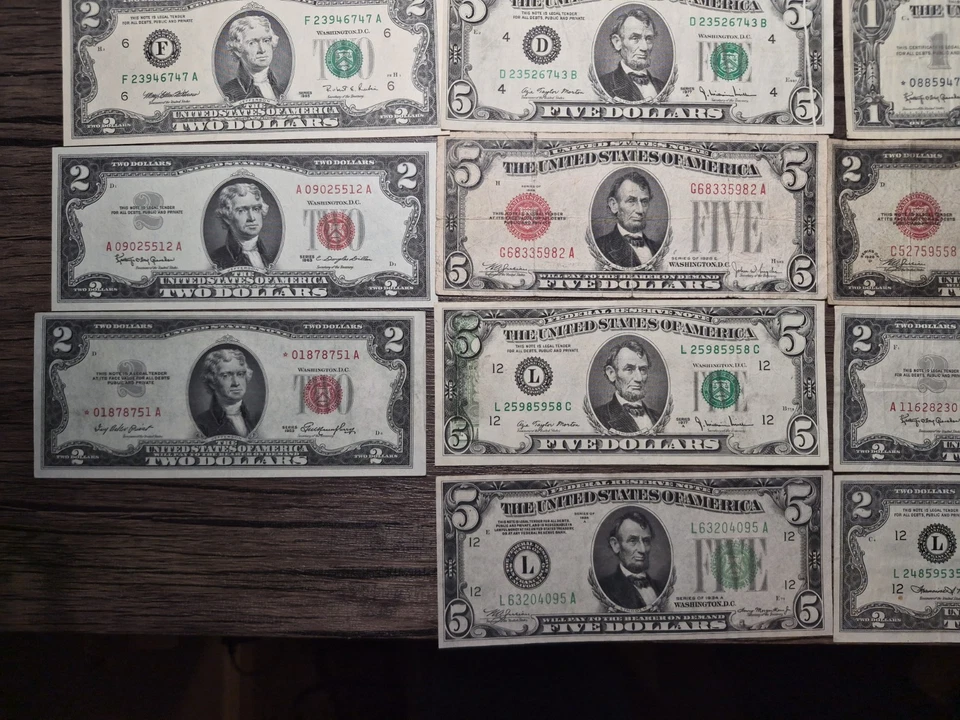 27 Vintage US Banknotes Lot 10 Dollar Bills 5 Dollar Bills 2 Dollar 1 Dollar - Image 4 of 4