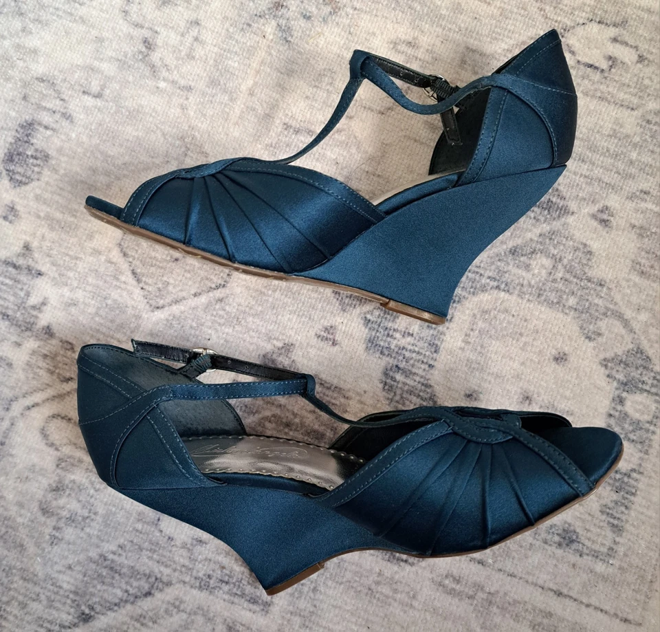 Zapatos de cuña MichaelAngelo Whitley azul marino/pavo real. Talla 7. Foto 2 de 4