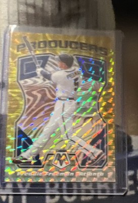 2021 Panini Mosaic - Producers Freddie Freeman #P1 Reactive Yellow Mosaic Prizm