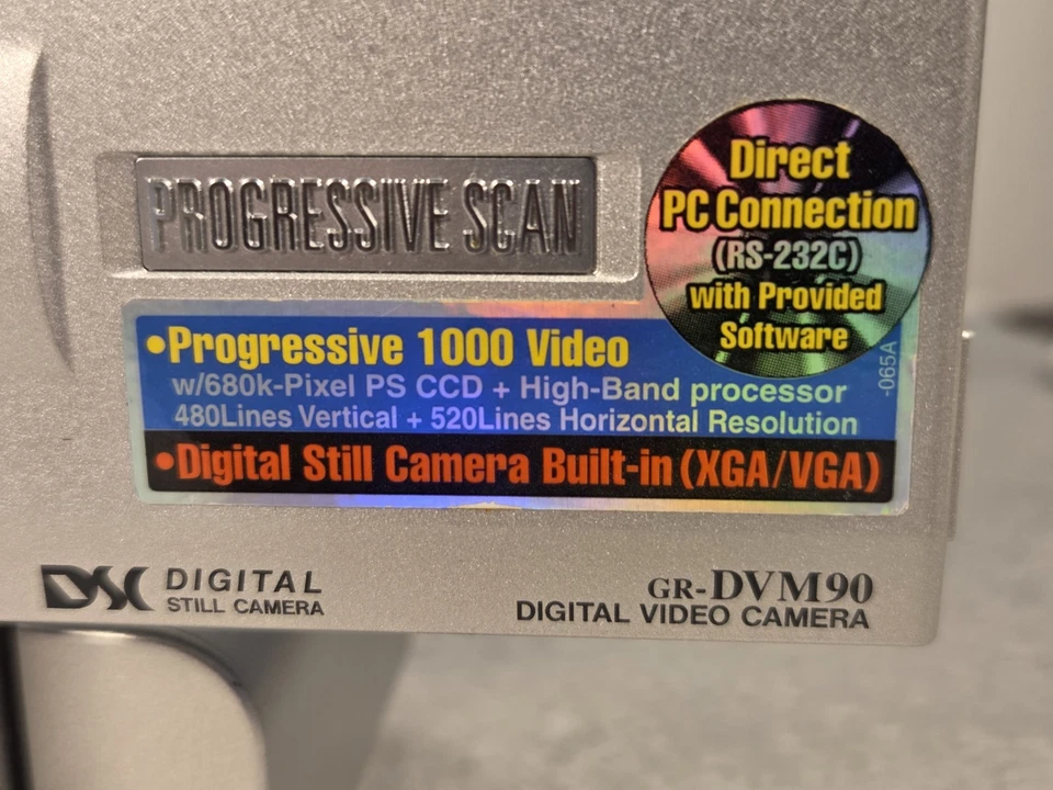 JVC GR-DVM90U 2.5-in LCD MiniDV 200x Digital Zoom Camcorder Untested w/Manual - Image 3 of 4