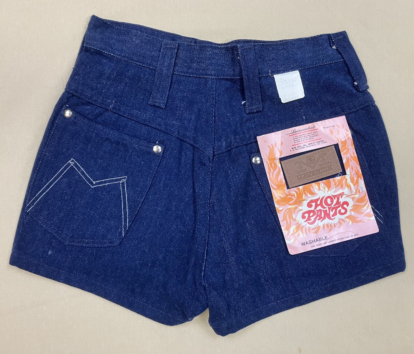 vintage “HOT PANTS” 1970s deadstock Maverick 100 cot… Gem