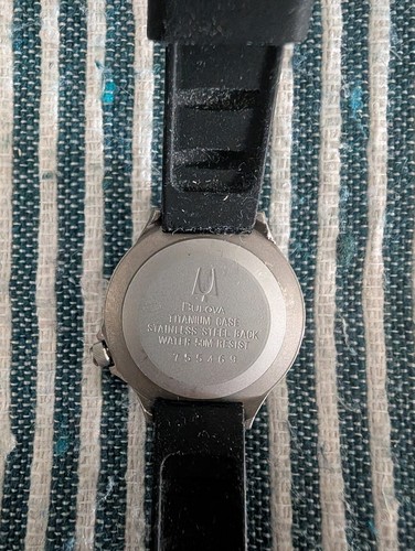 Orologio Bulova Titanium 29 mm Diver 50 m - Ref. 755469 - Unisex - Quarzo - Foto 3 di 4