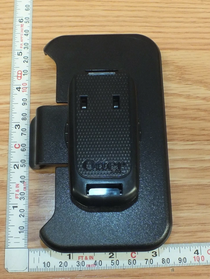 Defender Series OTTER BOX Phone Holster *ONLY* For iPhone 4 & 4S (Black)  - Image 4 of 4