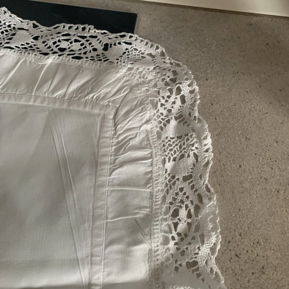 paradekissen mit spitze alt - Bild 2 von 4