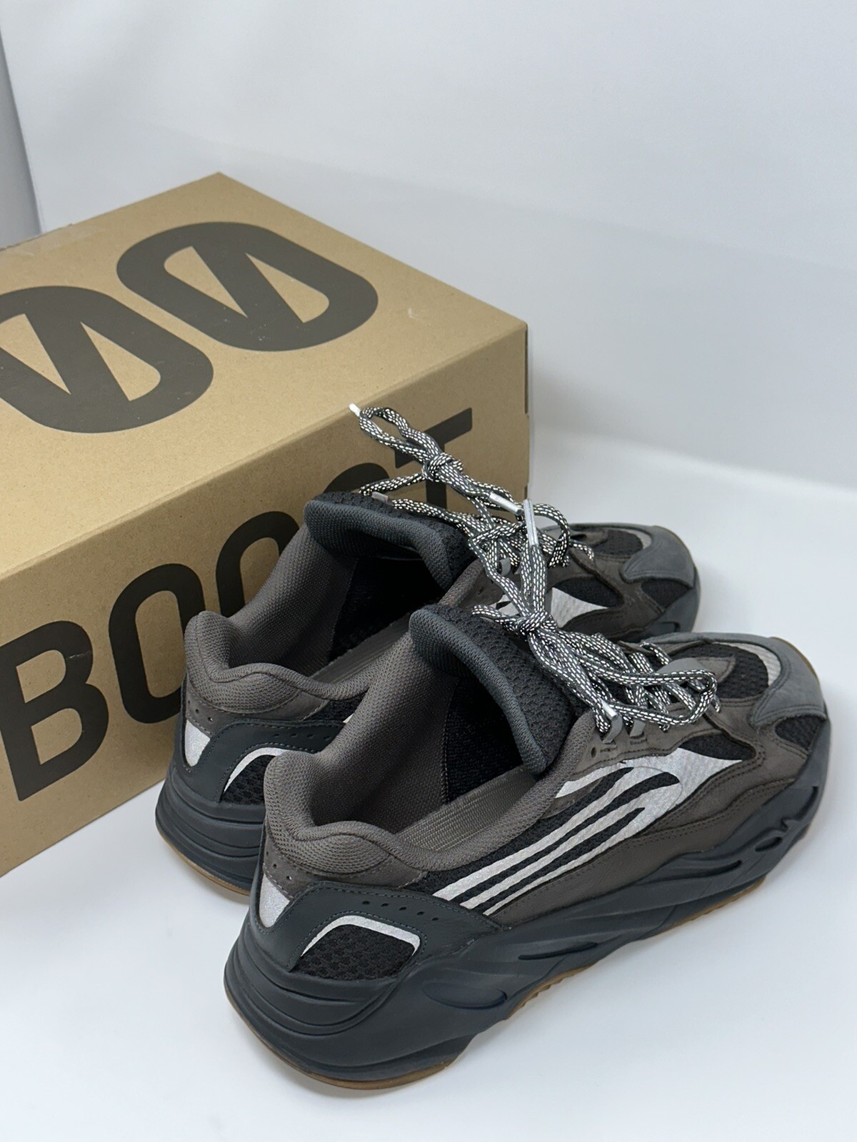 Adidas Yeezy Boost 700 V2 Geode EG6860 
