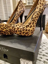 Pleaser Day & Night Shoes GORGEOUS  Pumps Heels Leopard Pony Fur Size 8