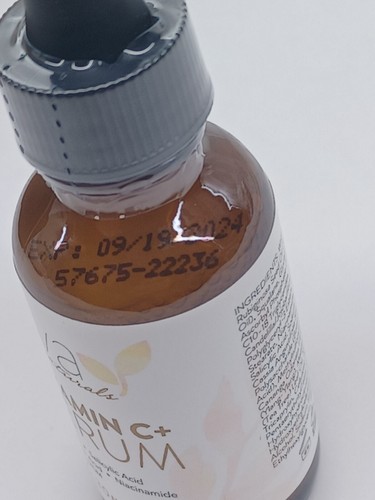 Eva Naturals Vitamin C Serum Plus 2% Retinol 3.5% Niacinamide 5% Hyaluronic Acid - Picture 2 of 6