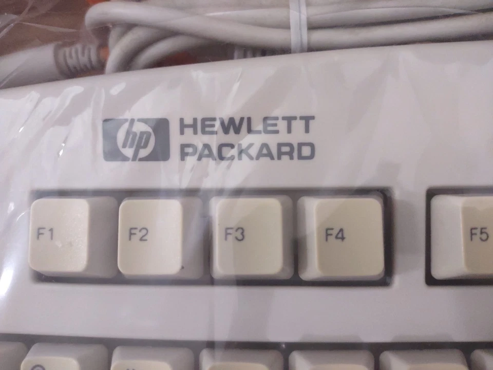 BLEMISHED! HEWLETT PACKARD HP PS/2 WINDOWS KEYBOARD MODEL: SK-2501K | RM0-KBRK  - Image 4 of 4