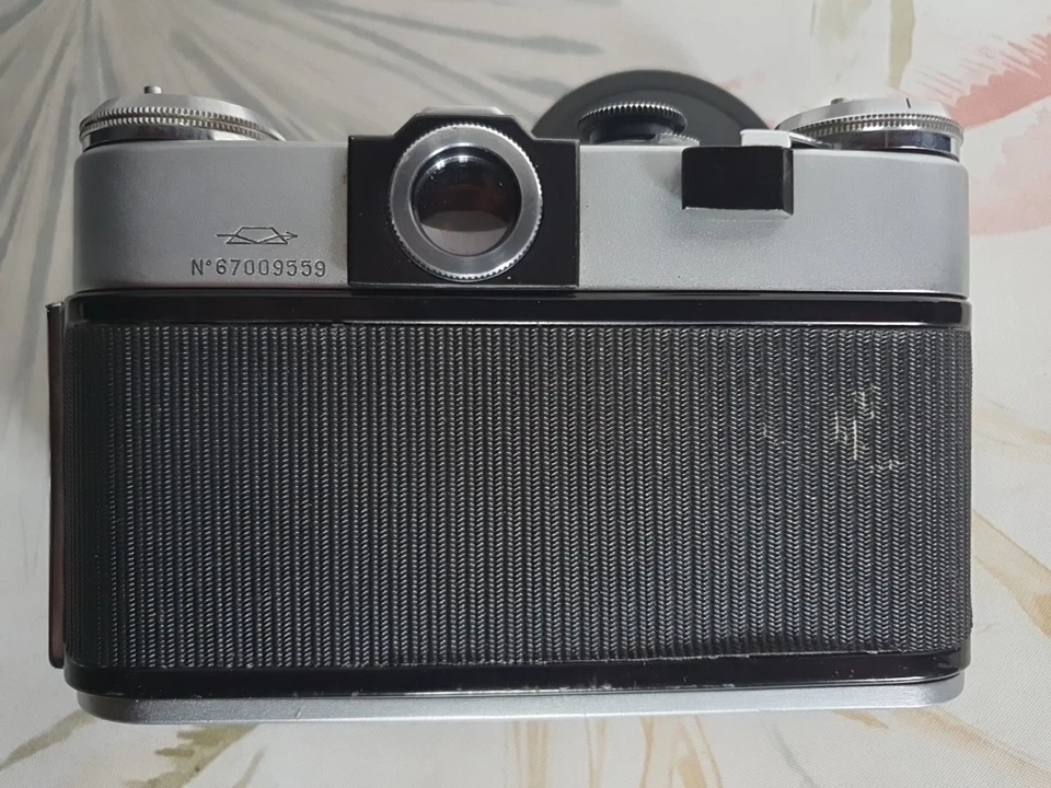 Zenit E - objectif Jupiter-8 85 mm f:2 - Photo 3/4