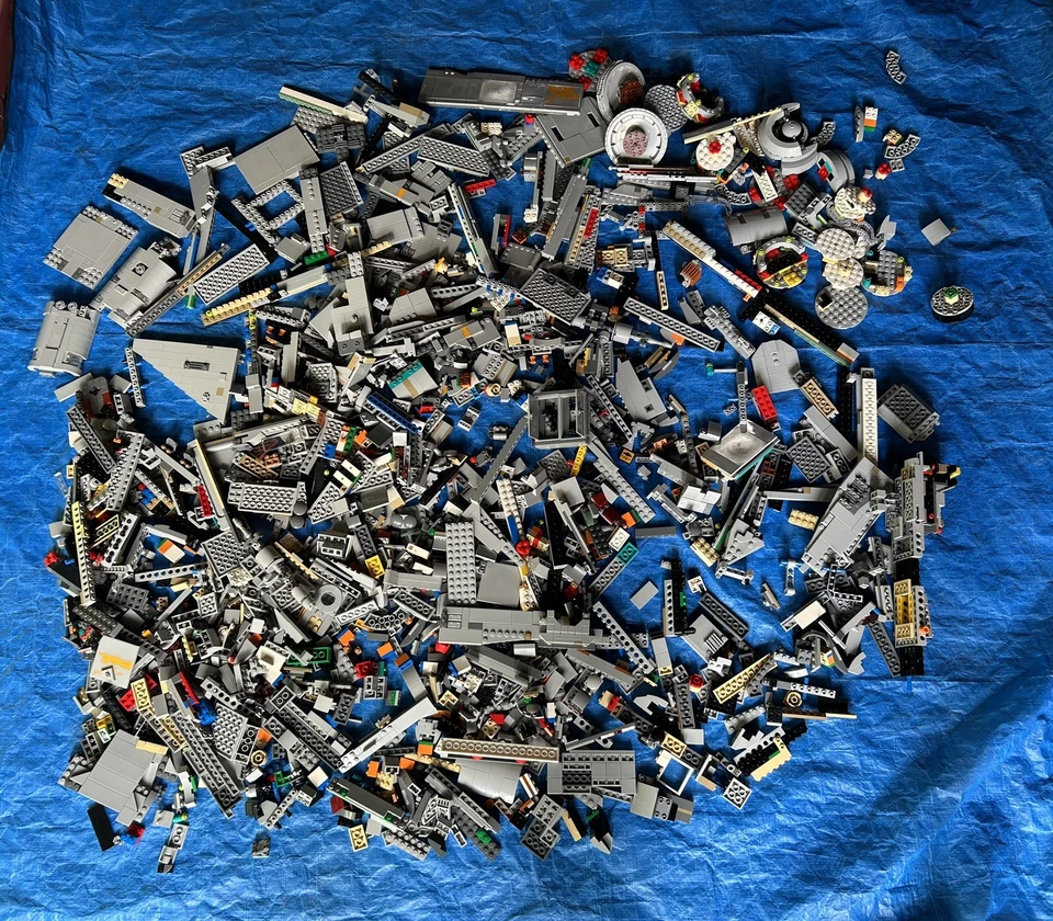 LEGO Star Wars 75331 The Razor Crest, photo 3 of 5