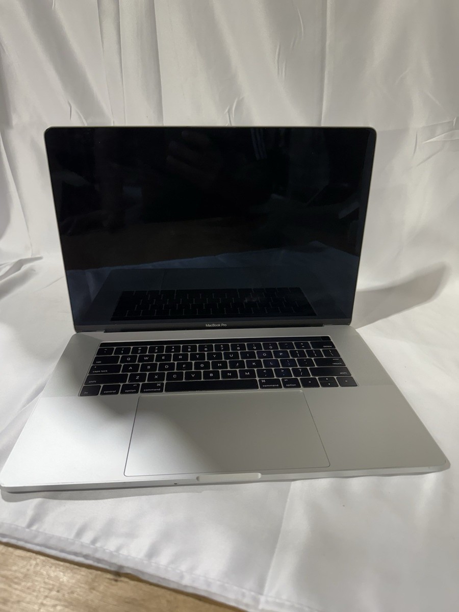 Apple MacBook Pro 15 in 2016 Silver/Intel Core i7 2.60 GHz