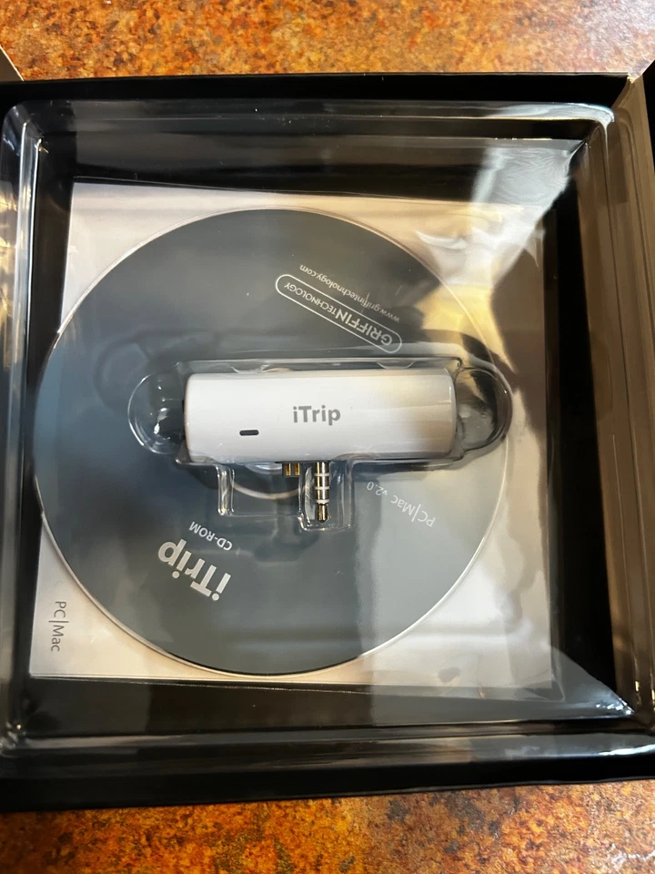 GRIFFIN iTRIP MINI - FM Transmitter for iPod Mini - Image 2 of 2