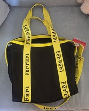 Puma x Ferrari Fanwear Set Borsa Nera (3) - Zaino, Borsone, Borsa con Cinghia Gialla