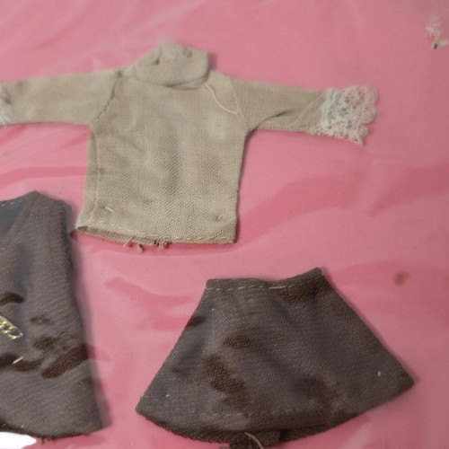 Vintage Hongkong Puppenkleidung Outfit Hund Haustier Zubehör versiegeltes Paket - Bild 4 von 6