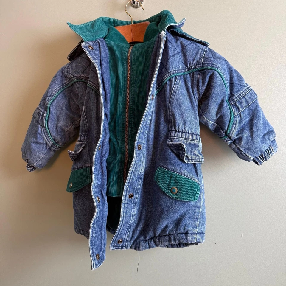 Abrigo pesado Expressions talla 4/4T de mezclilla para niños con detalles de flecos de pana verde Foto 2 de 4
