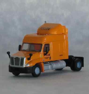 Trainworx 1/160 Frieghtliner Cascadia Yellow Tractor Sleeper Semi Truck N-Scale