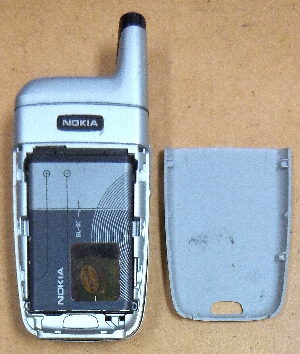 Nokia 6102 - Silver and Black ( AT&T / Cingular ) Cellular Flip