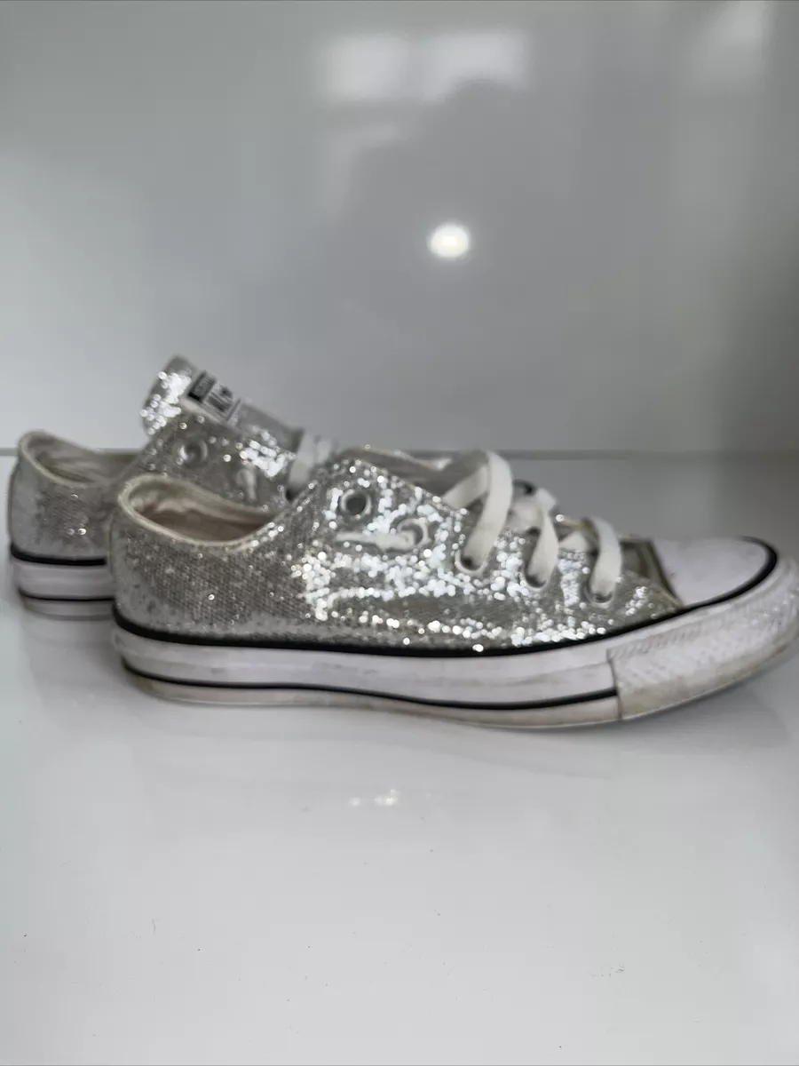 Silver converse 2024 size 4