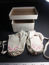 Native American Moccasins Infant Size, Hand Made, Made in the USA Vintage Rare