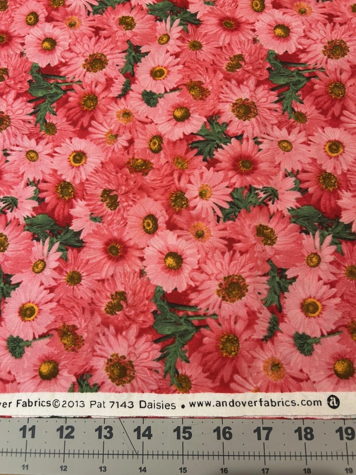 Bonitas telas rosadas frescas flores Andover por acolchado costura Foto 3 de 4