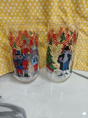 Libby Nutcracker Glasses Set of 2. Christmas Holiday Red Green