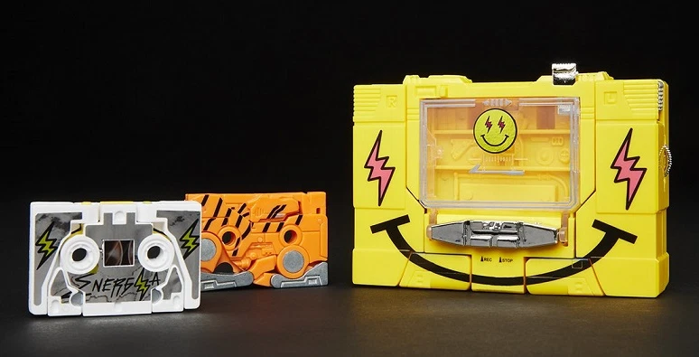 J. Balvintron | J. Balvin | Transformers Collaborative Hasbro Exclusive - Image 4 of 4