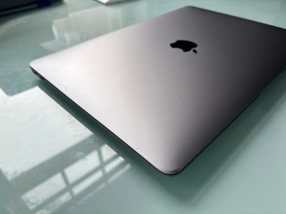 Apple MacBook Air M1, 13-Inch, Grey, 256gb, 8Gb Ram. 100% Battery  – Boxed - Image 4 of 4