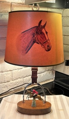 EQUESTRIAN JUMPER  LAMP  Shade has HORSE  head picture and Lamp Works VINTAGE