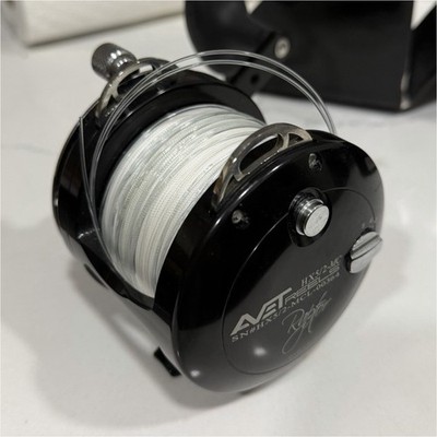 Black Avet HX 5/2 MC Raptor 2 Reel LH Black 50lb drag 420 yd