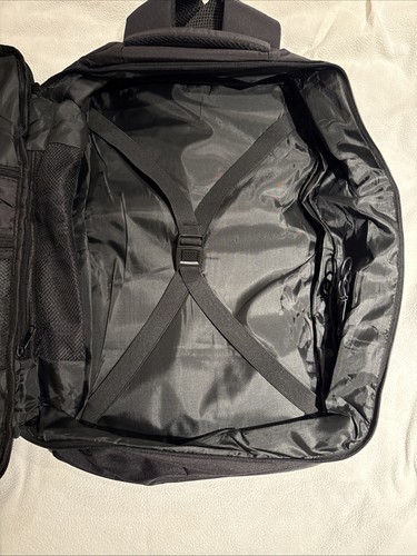 Black Travel Backpack W/ USB Port, Adjustable Straps, Multipurpose Compartments - 第 7/14 張圖片