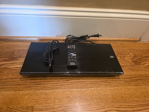 Sony BDP-S590 3D Blu-Ray Player w/Built-in Wi-Fi Remote Control + HDMI Cable