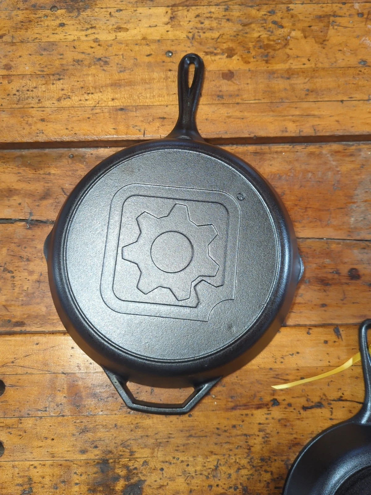 Gearbox Software Lodge Cast Iron 12 Inch Skillet