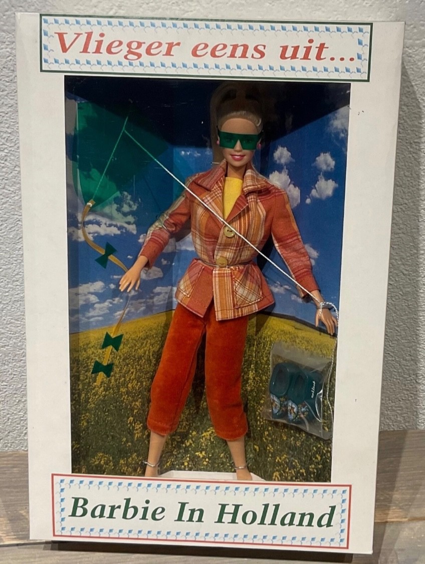 Barbie in Holland doll NRFB 2003 Dutch convention Vlieger eens uit Kite Flying
