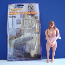 1999 WIND-UP TOY VICKIE AND HER VIBE VIBRATOR ADULT NOVELTY GAG JOKE OPENED X